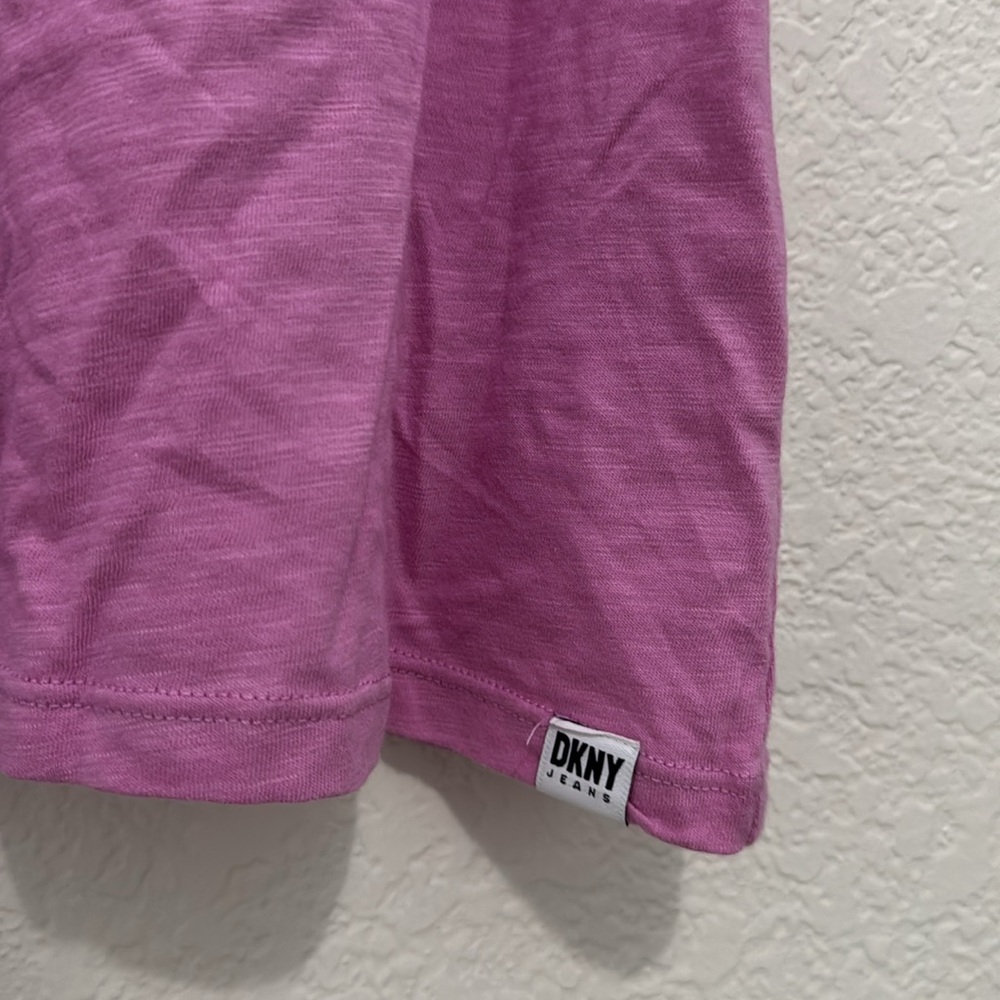 DKNY Jeans Fuchsia Short Sleeve Ruffle Blouse – Size XL – New with Tags - Picture 7 of 7